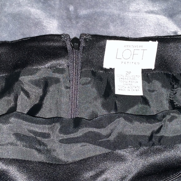 Ann Taylor Loft Pencil Skirt - Picture 3 of 5